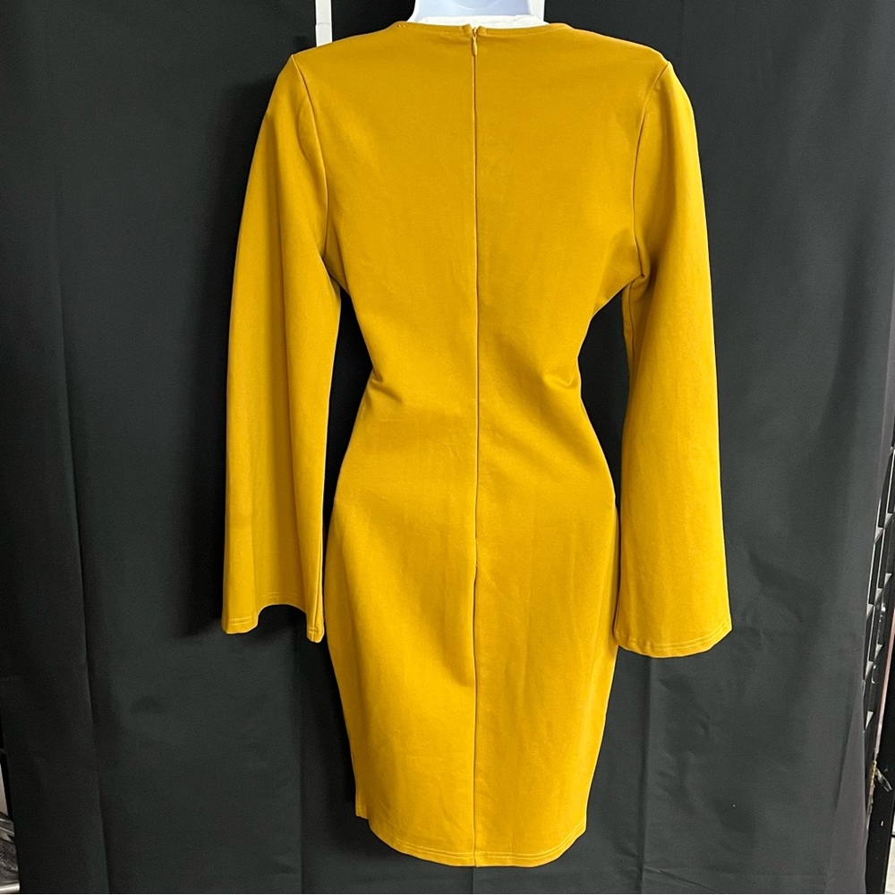 Fashion nova’s “ more than enough slit” dress size small - Picture 7 of 9